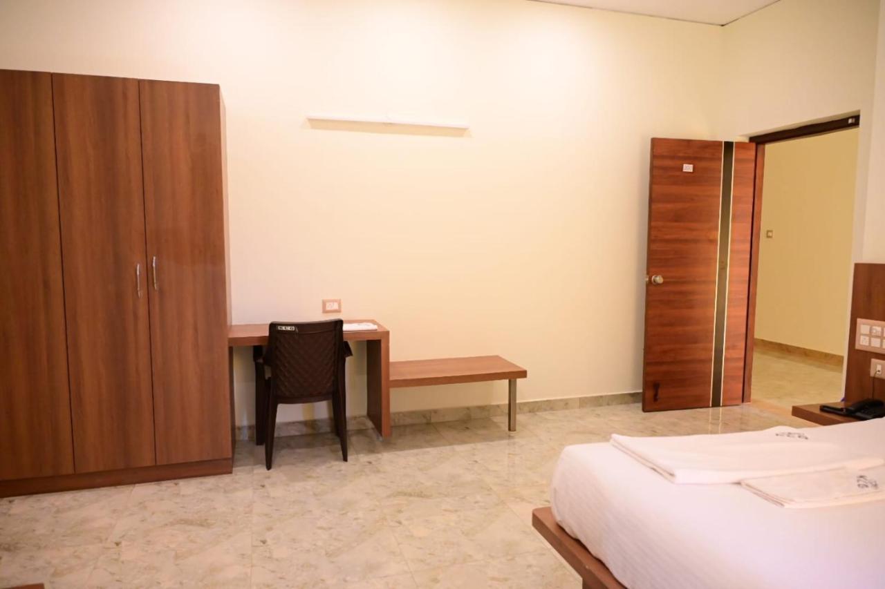 Kcg Residency Otel Maisur Dış mekan fotoğraf