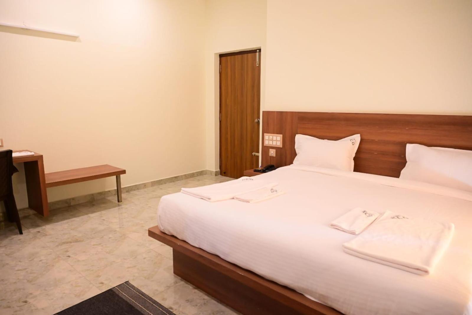 Kcg Residency Otel Maisur Dış mekan fotoğraf